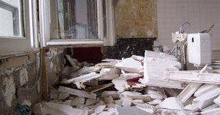 Демонтаж хрущевки в юбилейном - удаление старых полов и стен по выгодной цене от 1754 рублей.